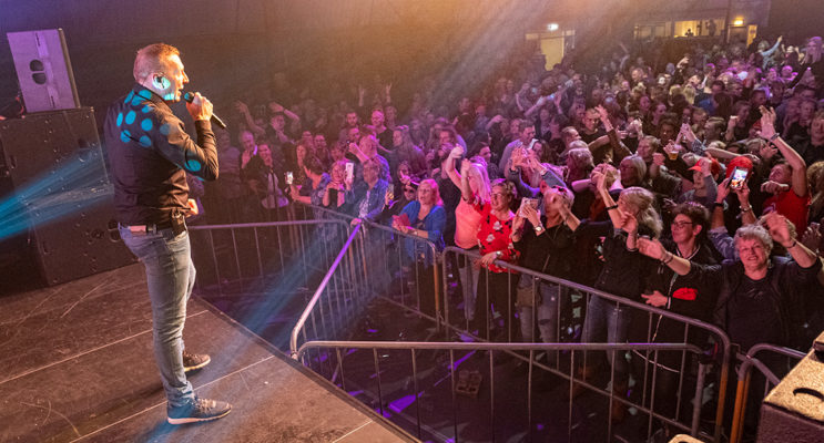 Feestweekend Peize geweldige van start met Jannes en Q-music