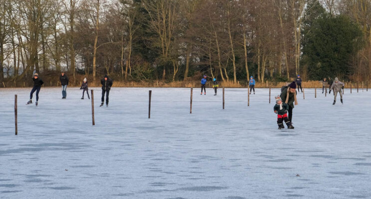 IJsbaan Peize geopend
