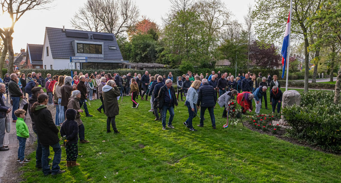 Twee minuten stilte op de vierde mei - DitisPeize