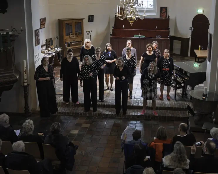 Fraaie muzikale reis a-capellakoor Amana van wanhoop naar hoop